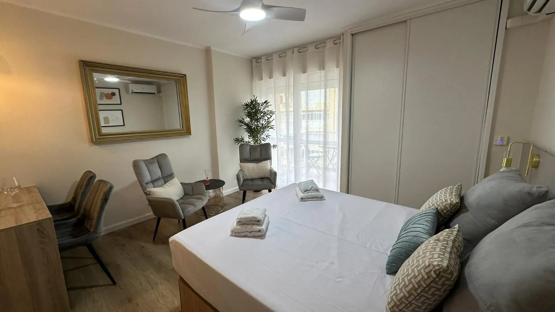 Apartment Estudio Iris Con Piscina A 800M De La Playa Spanien